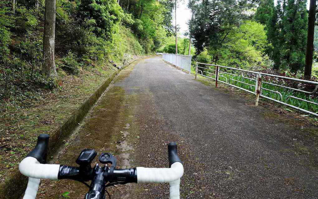 玖老勢から鳳来寺方面へ抜ける道